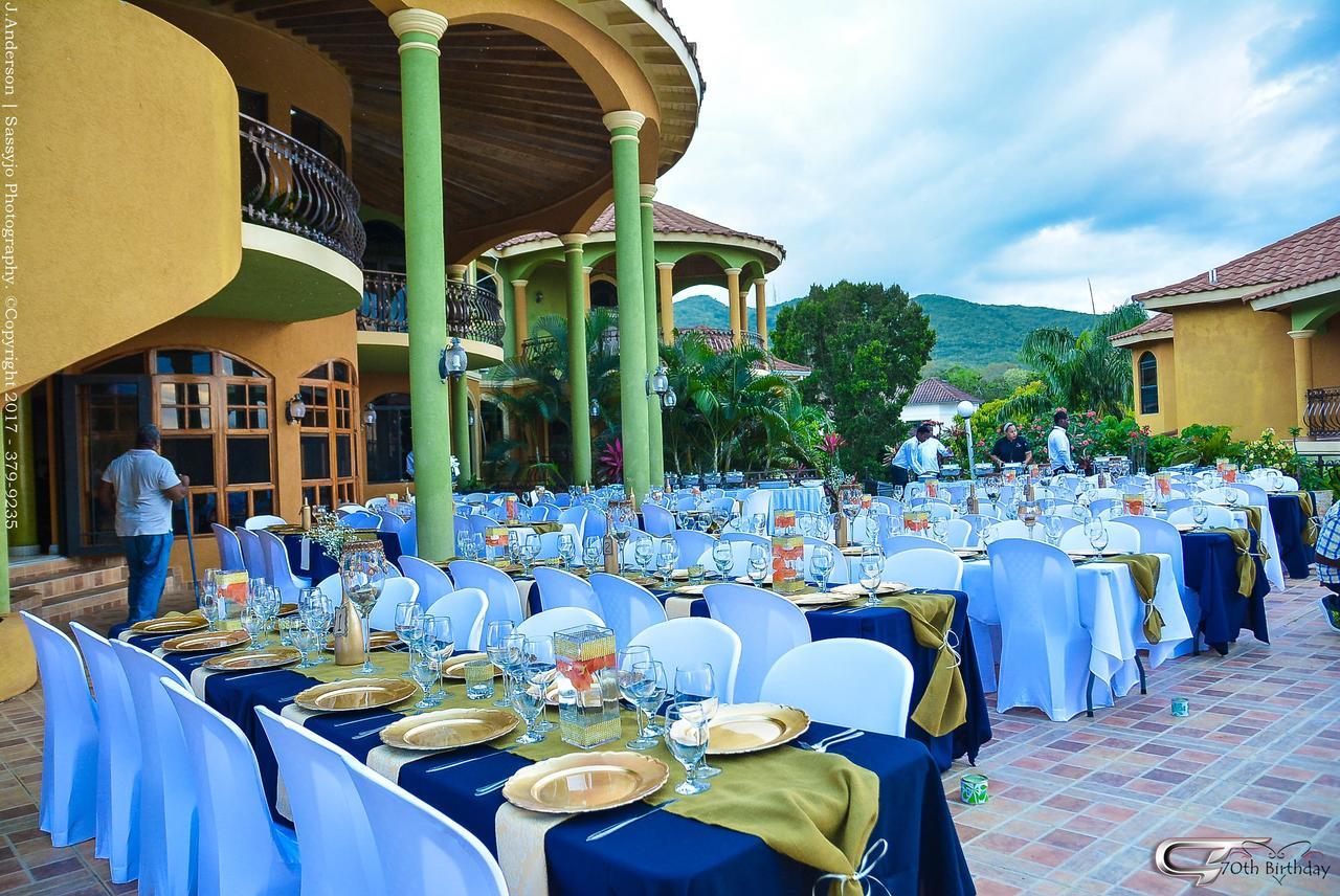 Milbrooks Resort Бухта Монтего Экстерьер фото
